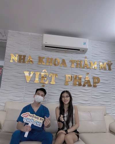 Niềng răng sứ tại nha khoa việt pháp